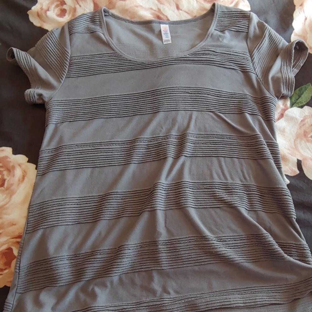 Lularoe classic tee gray